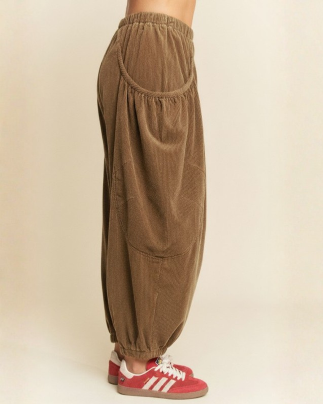 Brown Cargo Joggers – Wide Pocket Streetwear Pants (Copia)