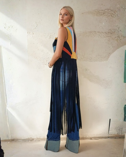 Coachella-Inspired Boho Fringe Vest – Retro Sunset Knit with Western Cowboy Vibes