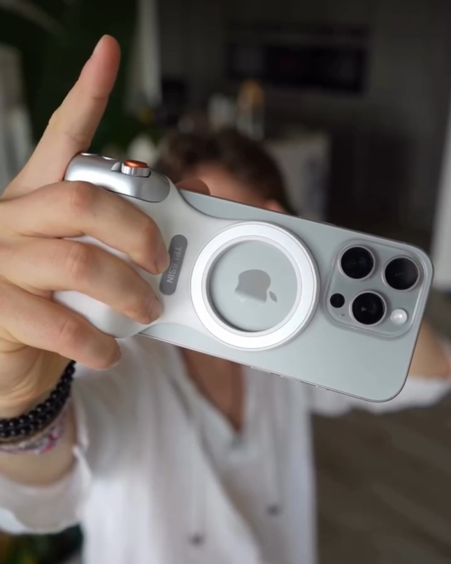 Magnetic Camera Grip for Smartphones – Bluetooth Creator Handle Compatible with iPhone & Android