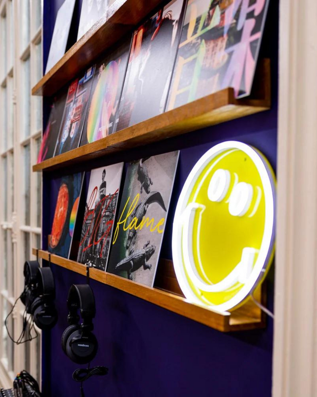 Neon Wall Smiley