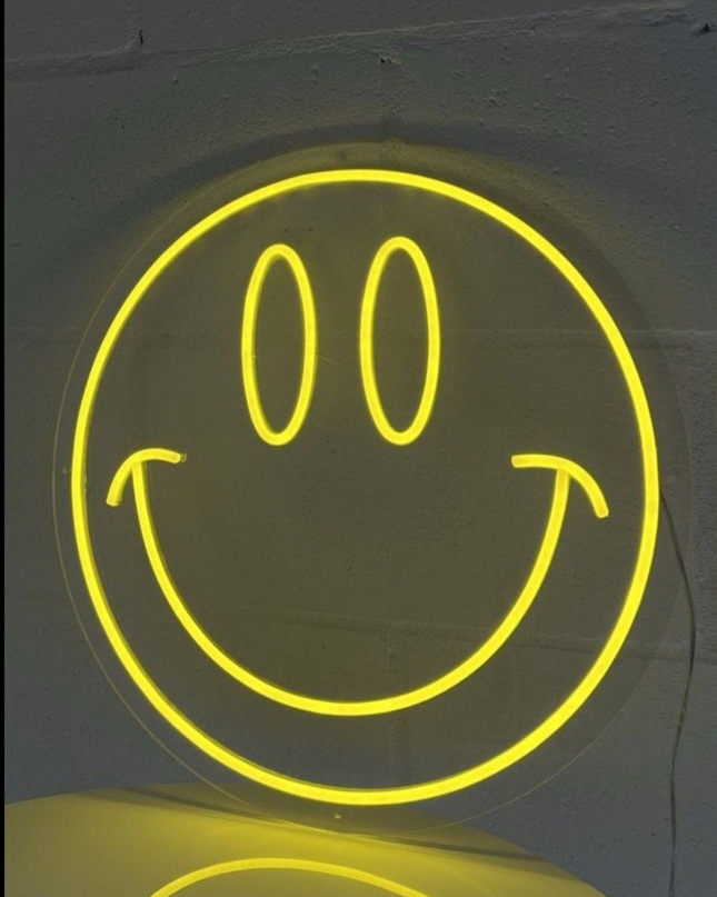 Neon Wall Smiley