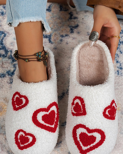 White Heart Shape Round Toe Plush Slippers