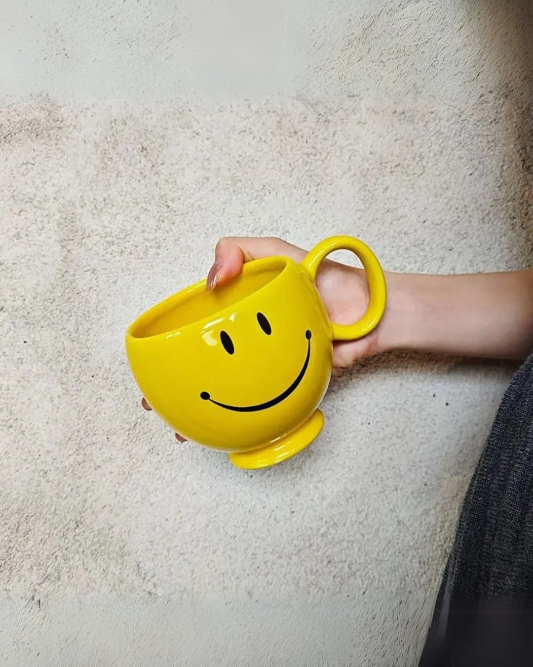 Happy Face Mug – Cheerful Yellow Coffee Mug